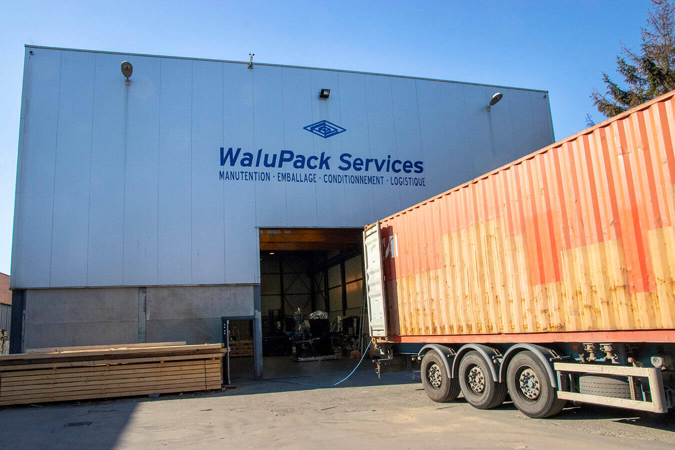 WaluPack Services : Our team of professionals has powerful equipment